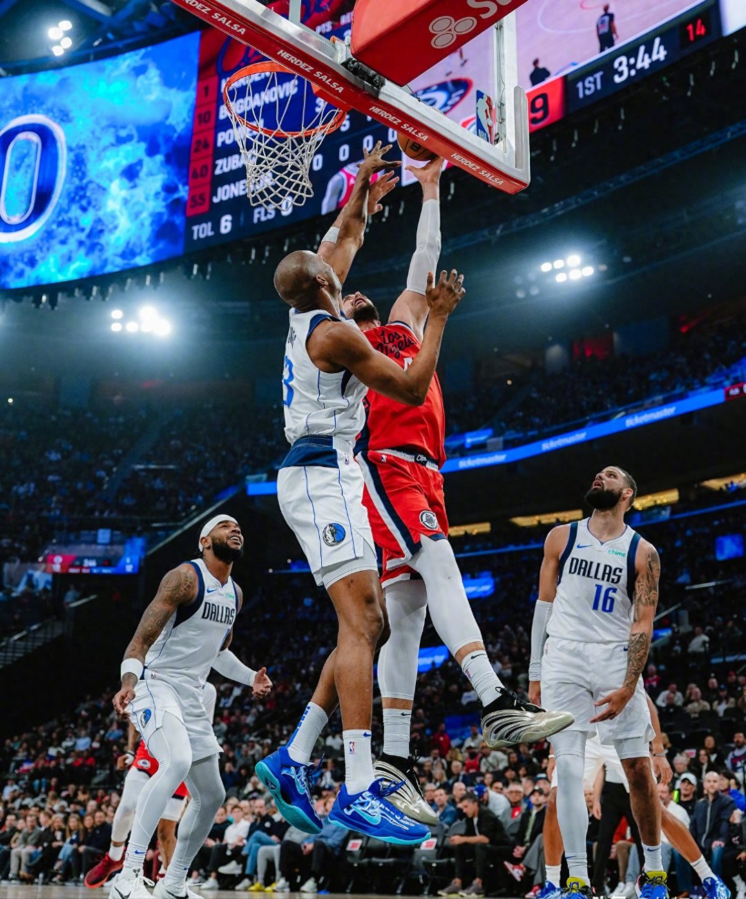 包含NBA季后赛倒计时，达拉斯独行侠冲刺阶段门线救险，细节引发关注，信心回归，医务组通报恢复的词条