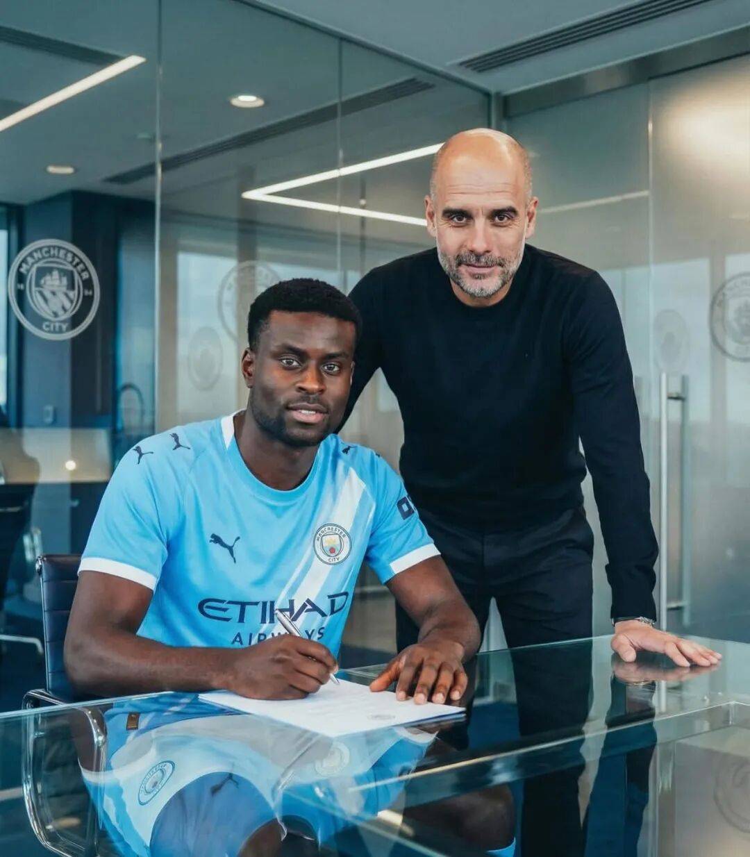 离谱！费城76人赛后队长鼓劲曼城伤情更新备战中超，今夜多特蒙德调整名单以备欧联 